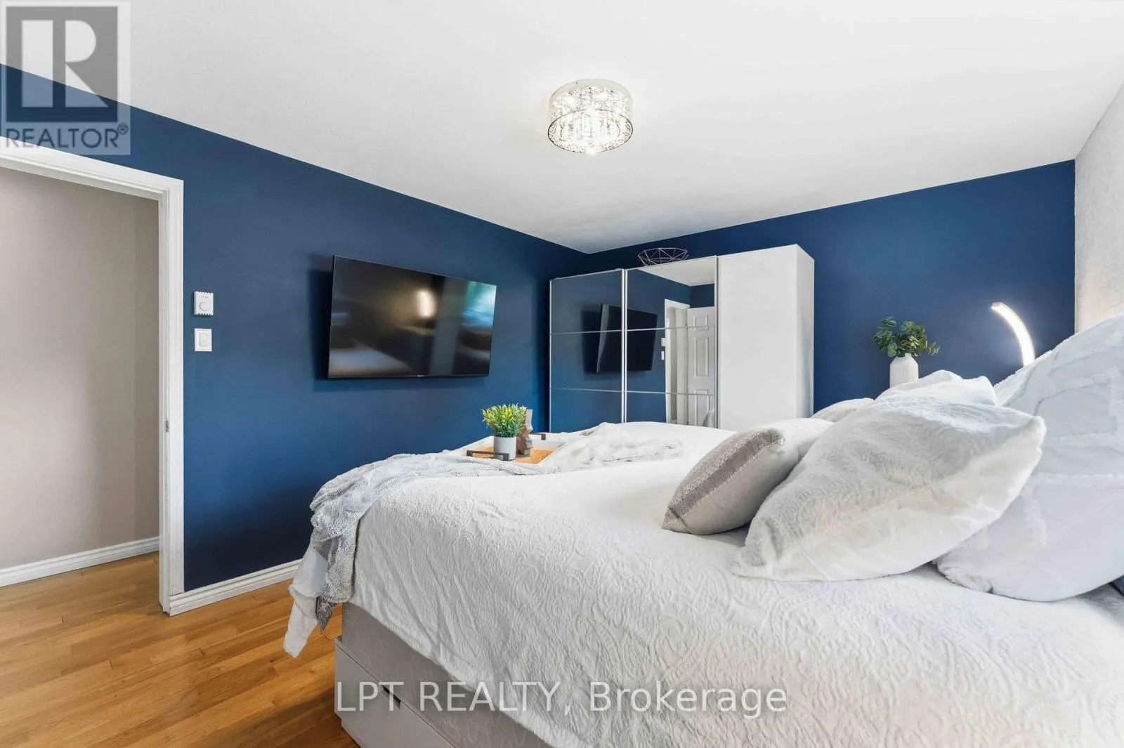 34 FRINGEWOOD DRIVE