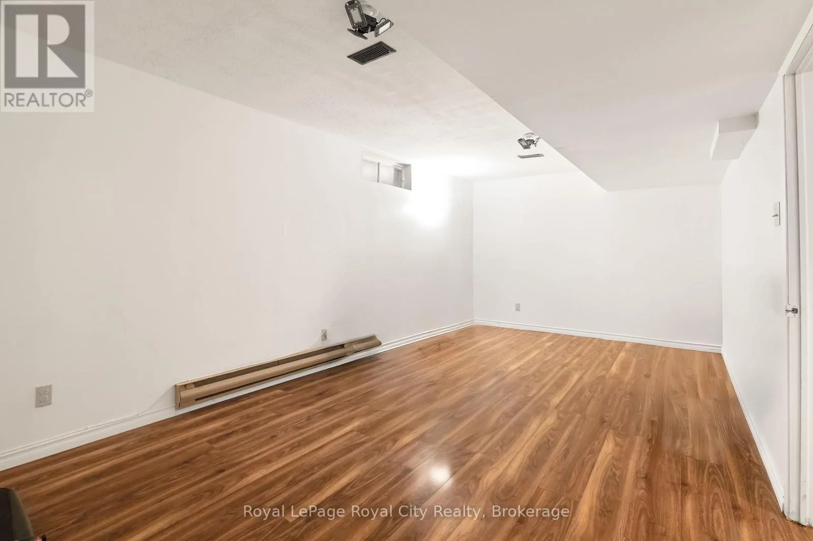 121 IMPERIAL ROAD N
