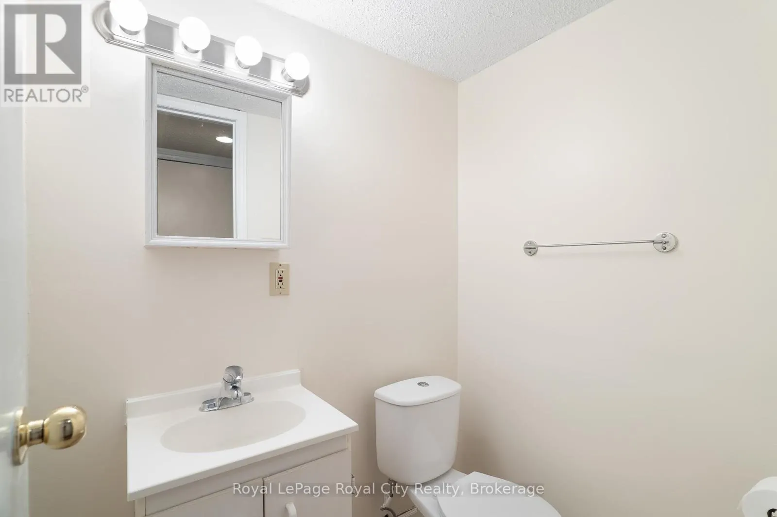121 IMPERIAL ROAD N