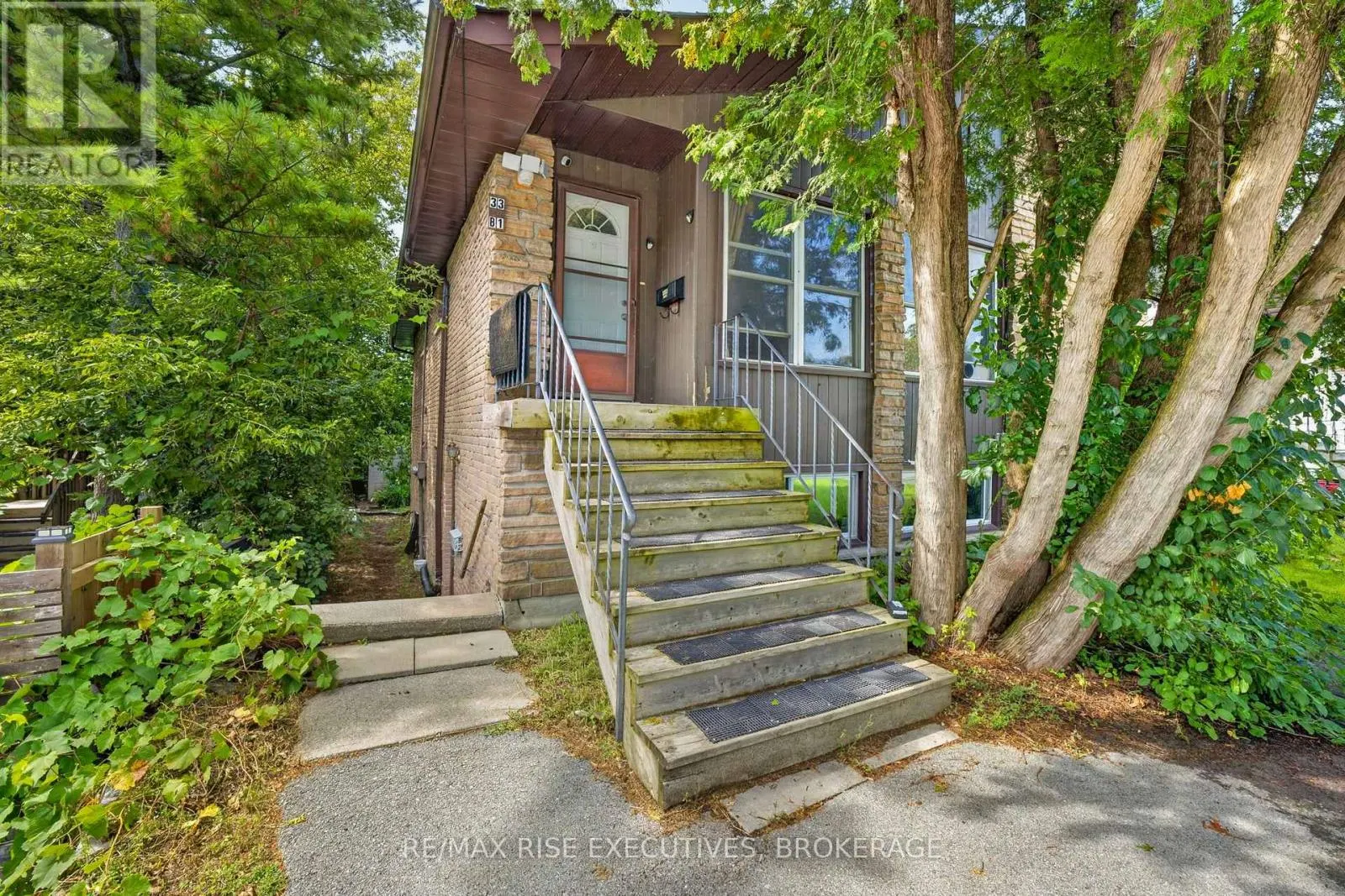 33 MONTGOMERY BOULEVARD