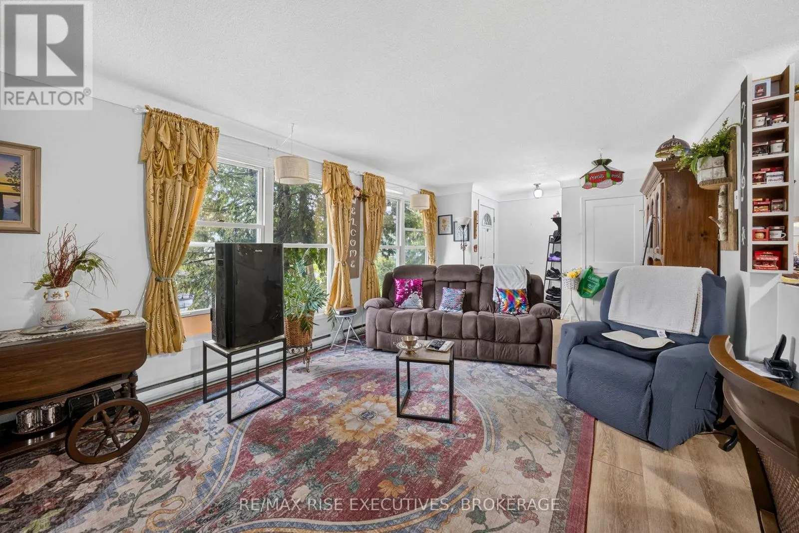 33 MONTGOMERY BOULEVARD
