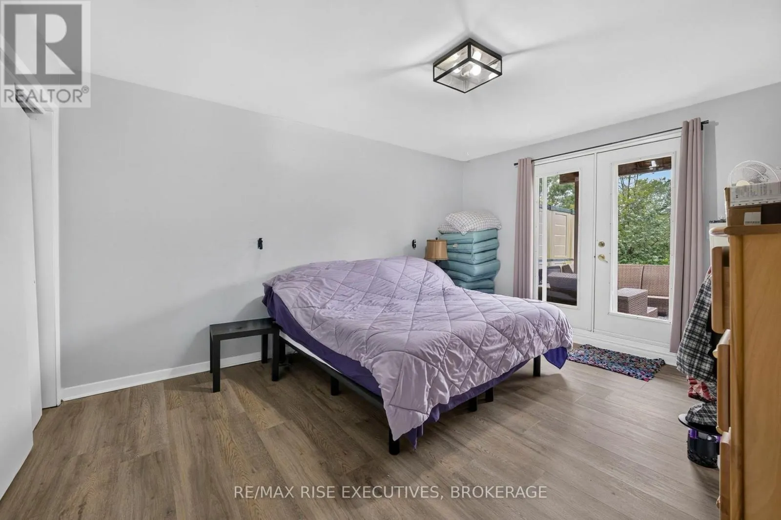 33 MONTGOMERY BOULEVARD