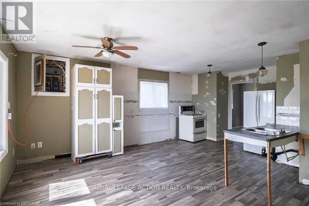 1459 LAKESHORE ROAD