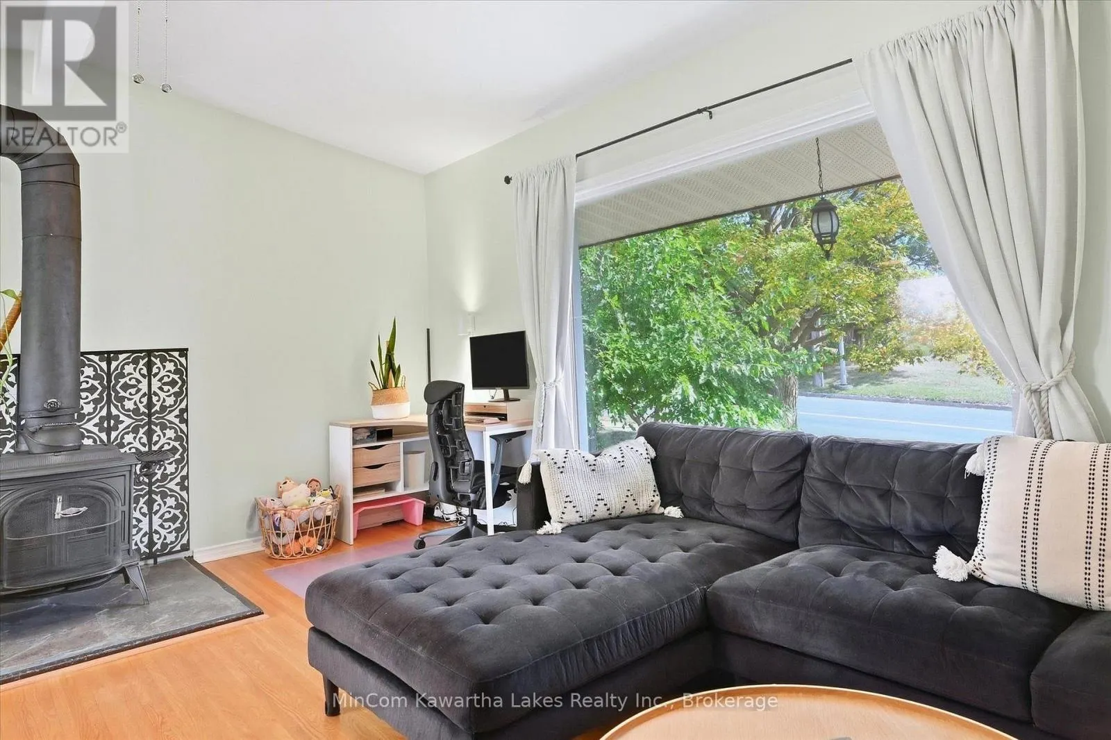 472 HIGHLAND ROAD