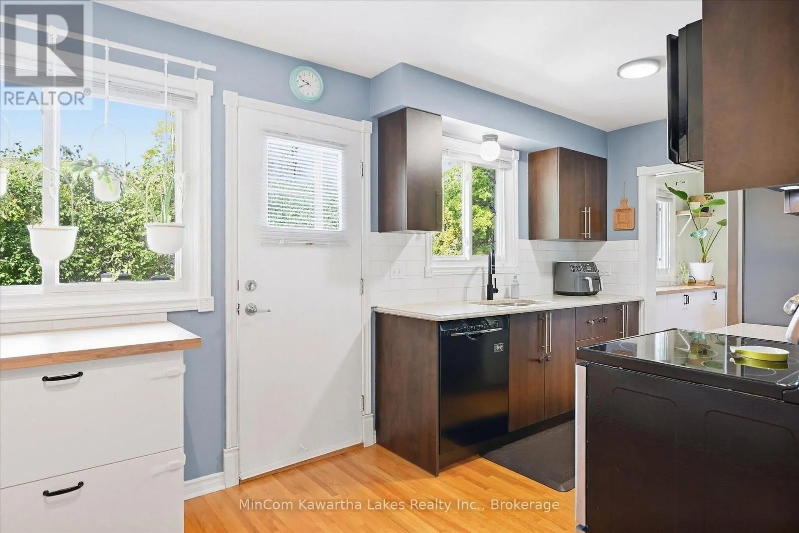 472 HIGHLAND ROAD