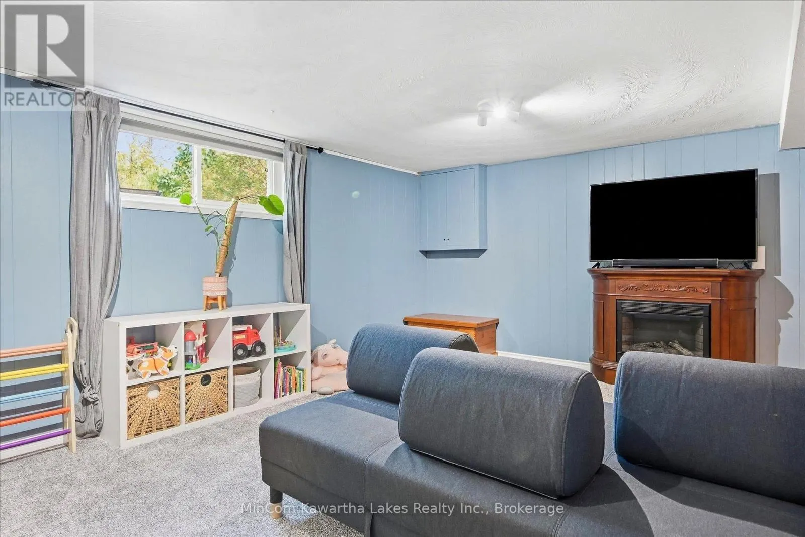 472 HIGHLAND ROAD