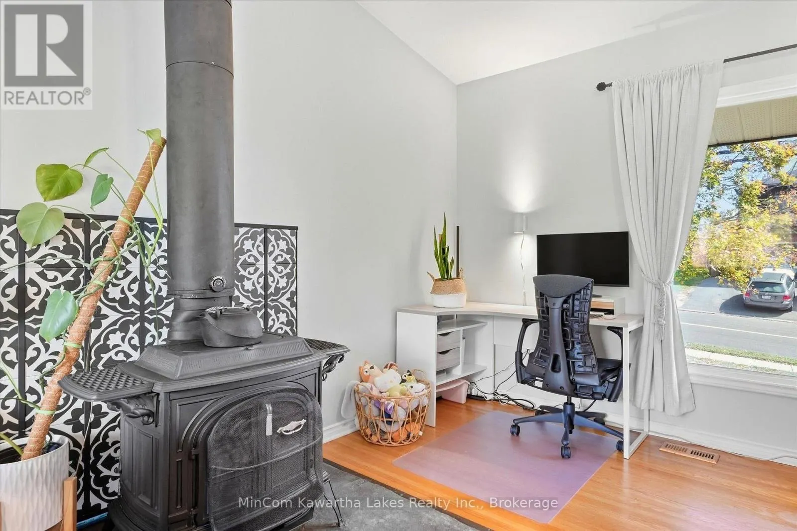 472 HIGHLAND ROAD
