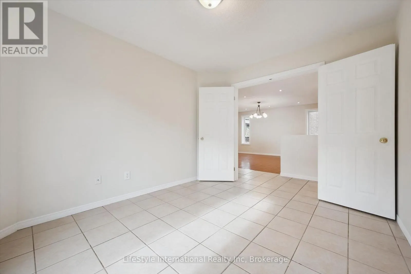4 DAVIS STREET