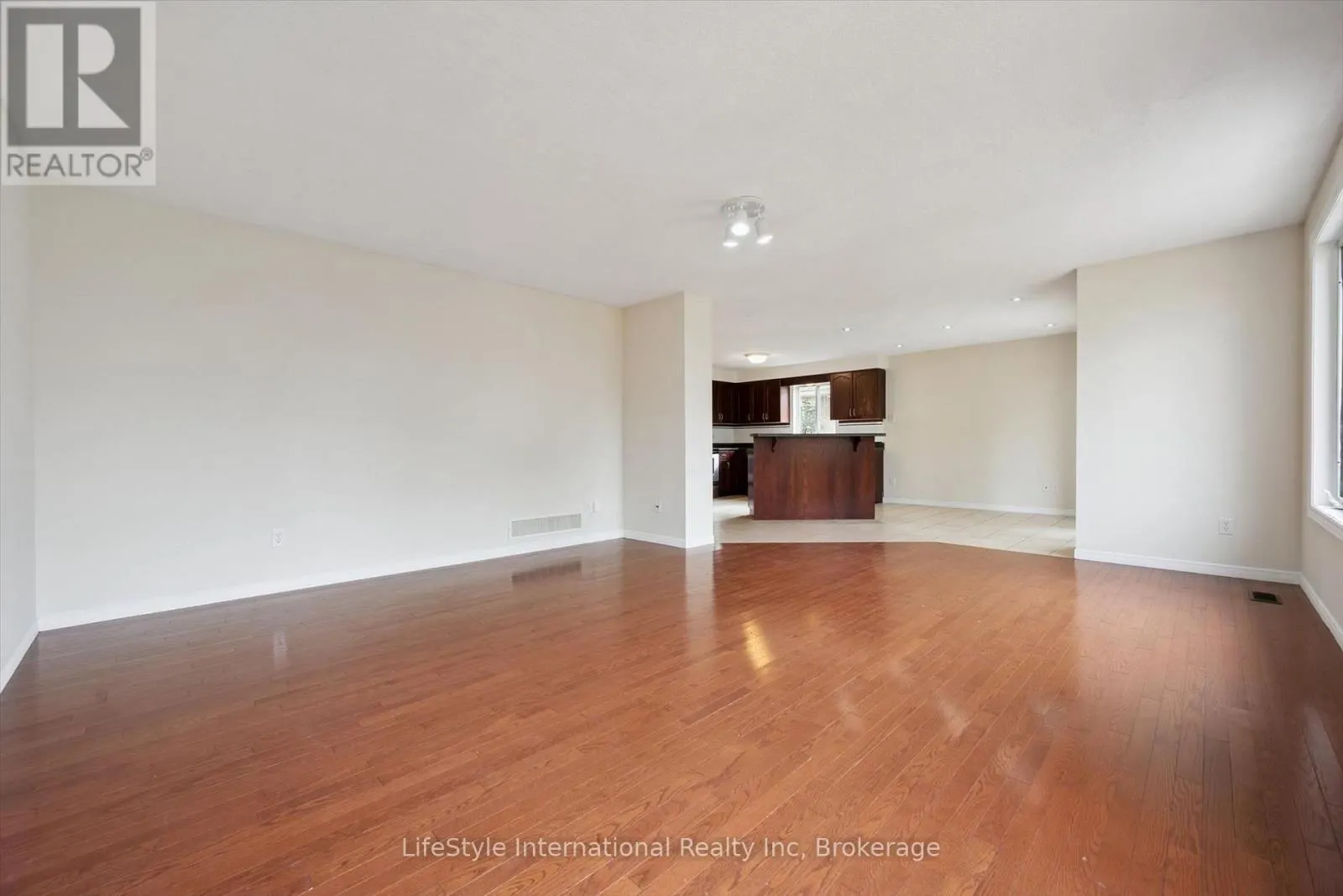 4 DAVIS STREET