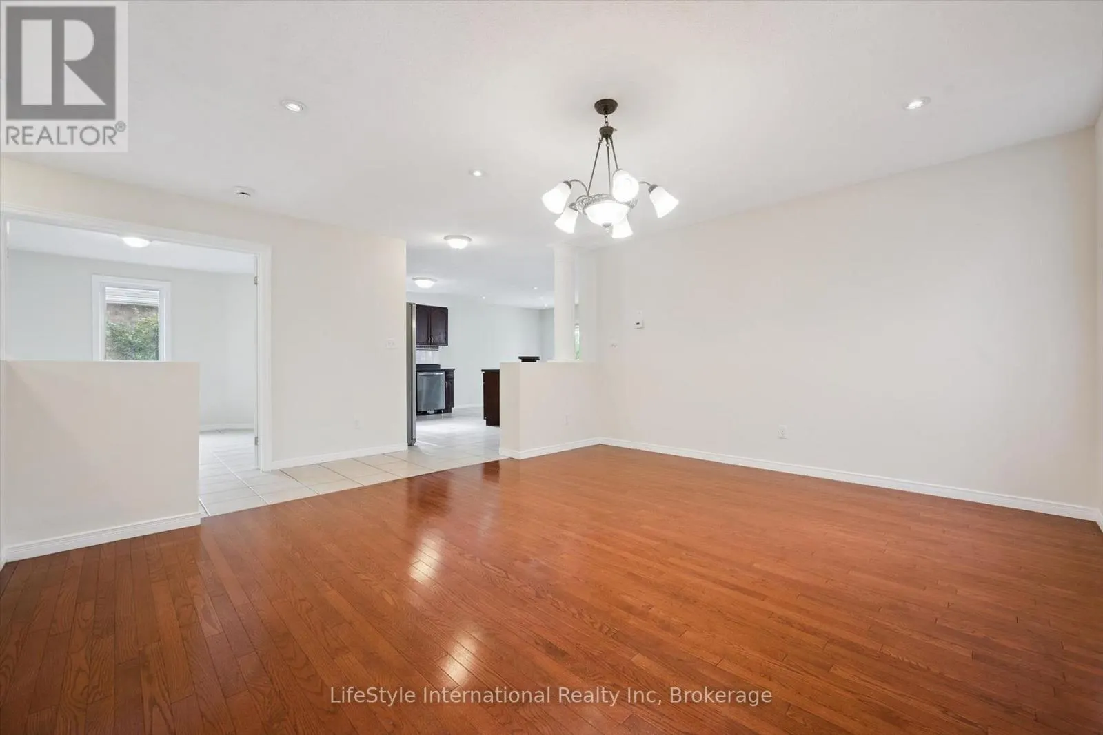 4 DAVIS STREET