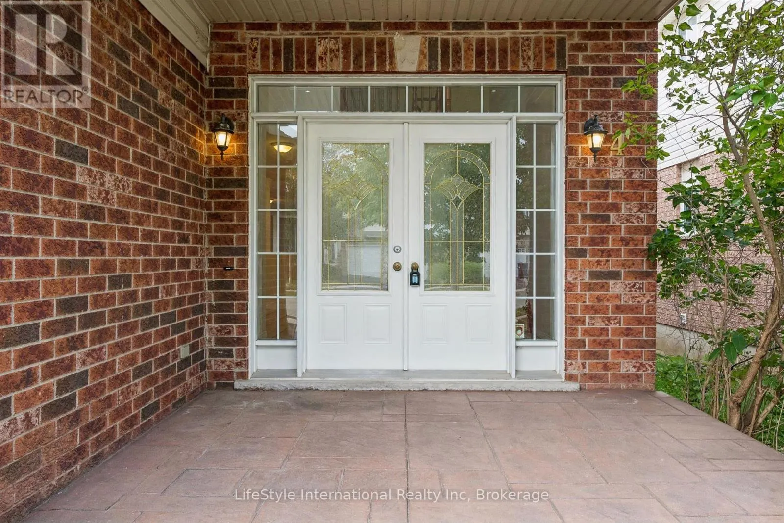 4 DAVIS STREET