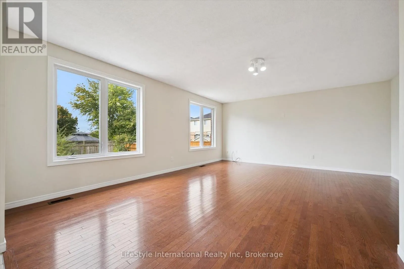 4 DAVIS STREET