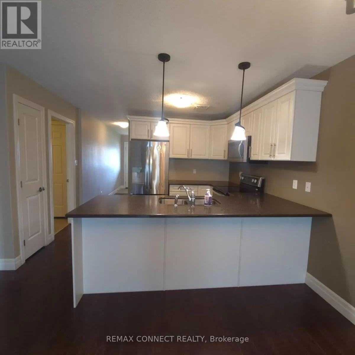 16 CORTLAND CRESCENT