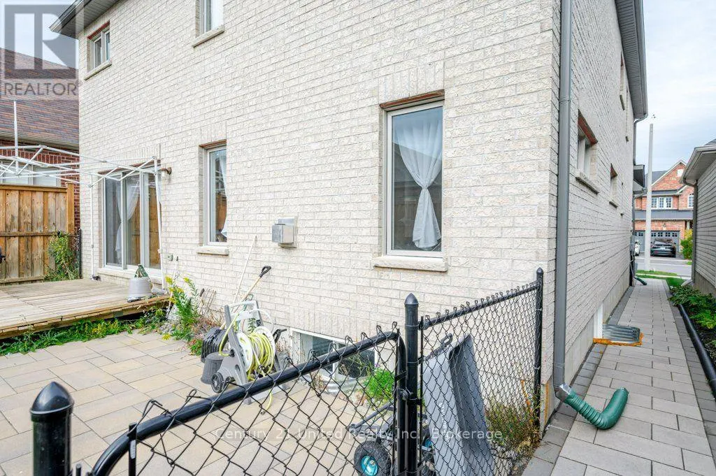 57 VOYAGEUR STREET