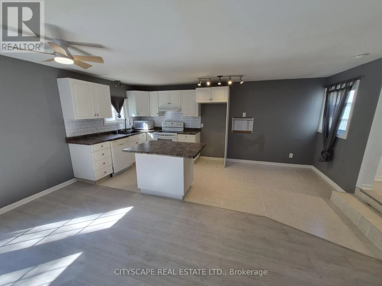 725 DOMINION ROAD