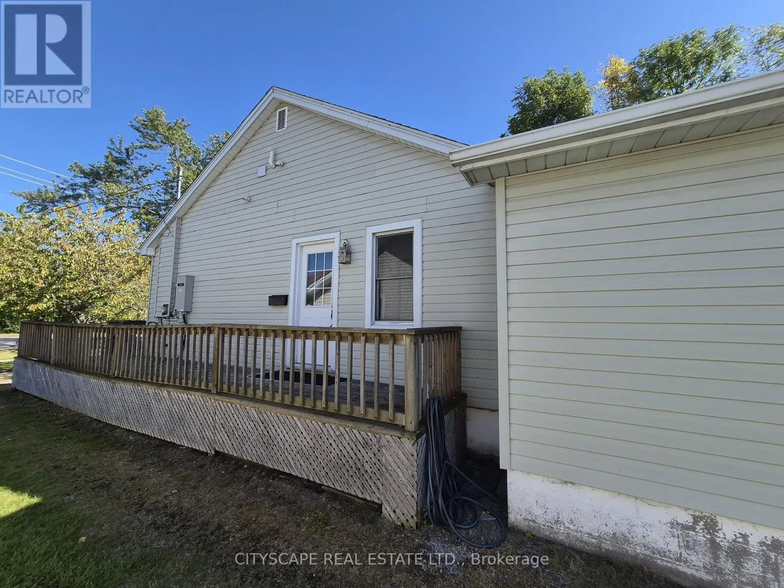 725 DOMINION ROAD