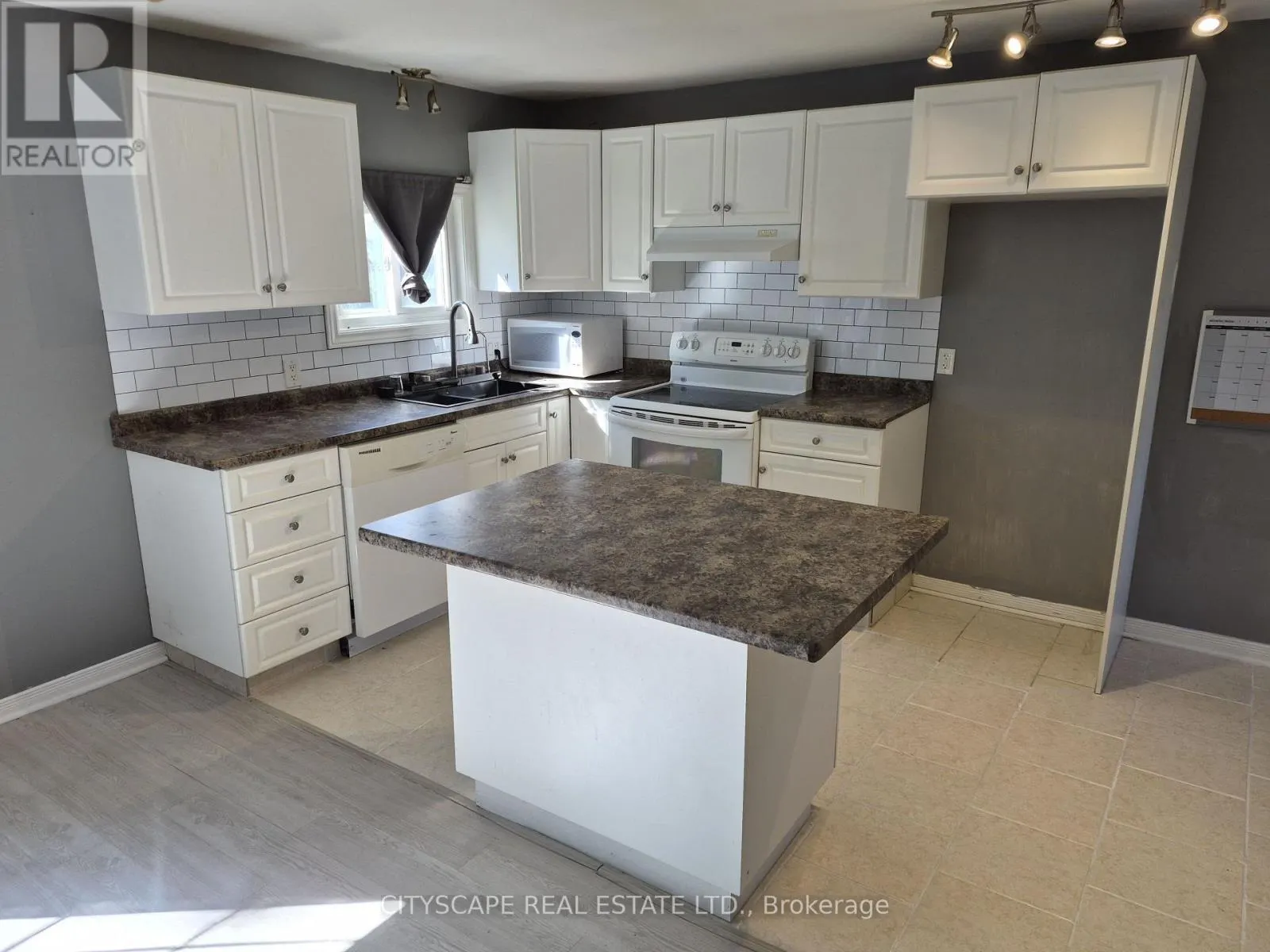 725 DOMINION ROAD