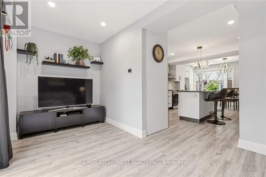 12 - 130 LIVINGSTON AVENUE