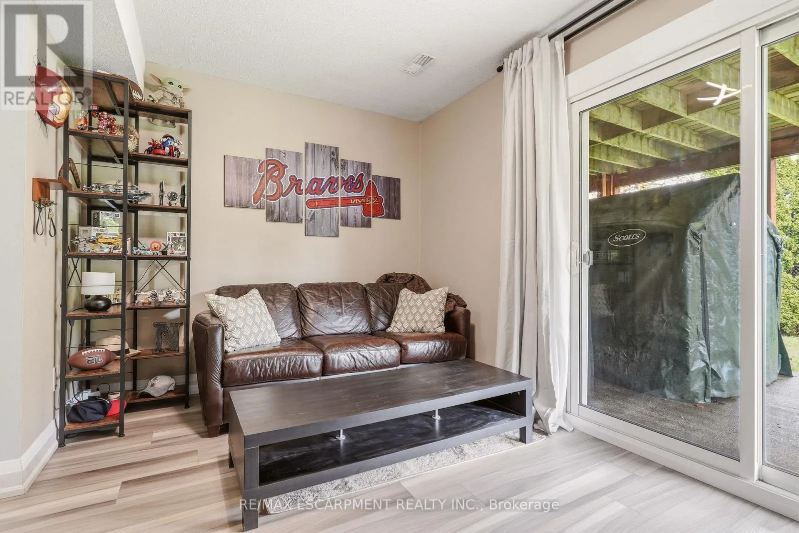 12 - 130 LIVINGSTON AVENUE