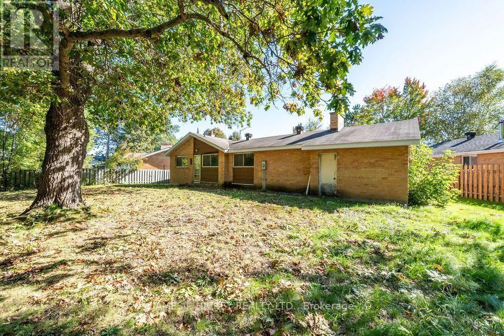 4 SHERIDAN COURT