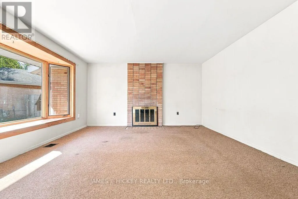 4 SHERIDAN COURT