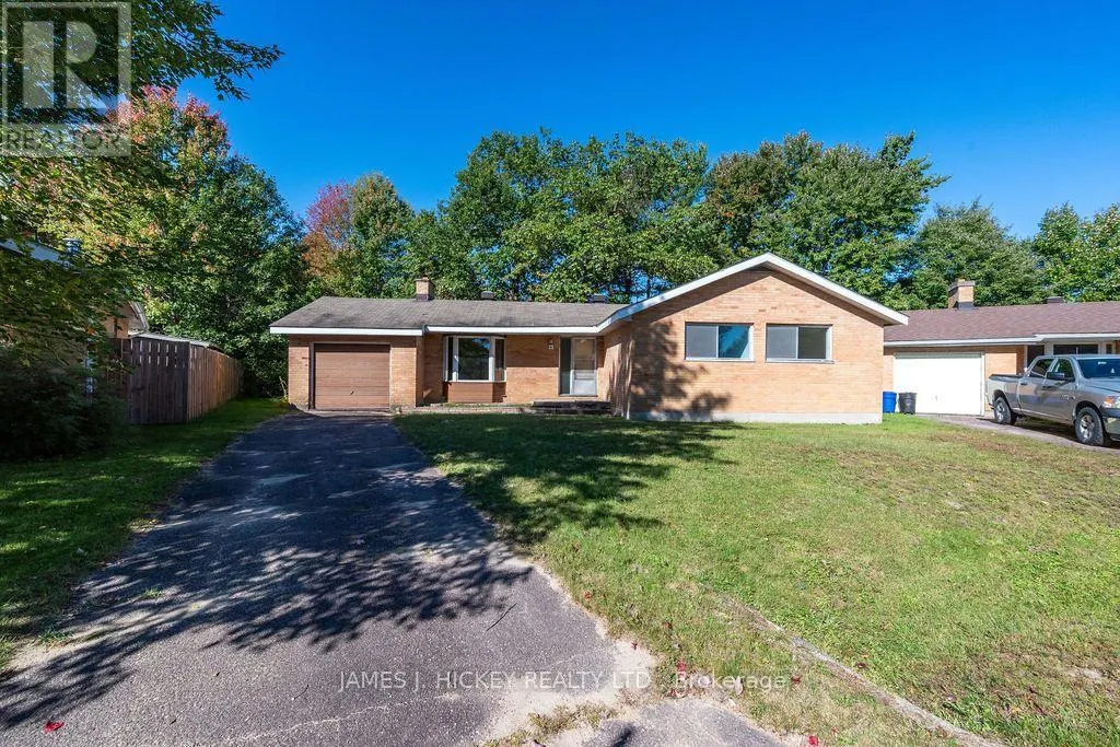 4 SHERIDAN COURT