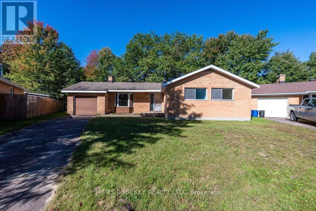 4 SHERIDAN COURT