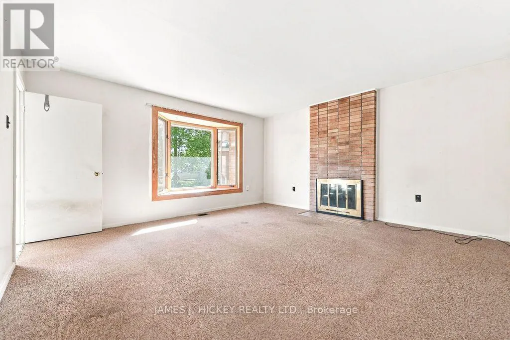 4 SHERIDAN COURT
