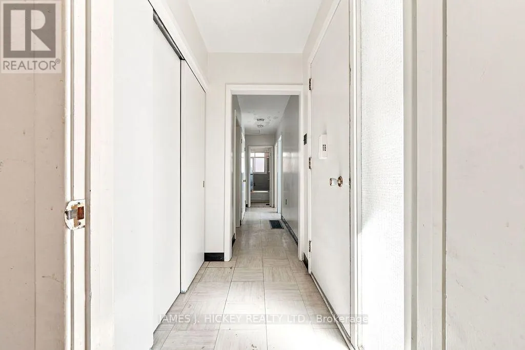 4 SHERIDAN COURT
