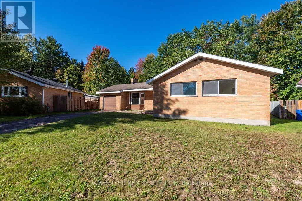4 SHERIDAN COURT
