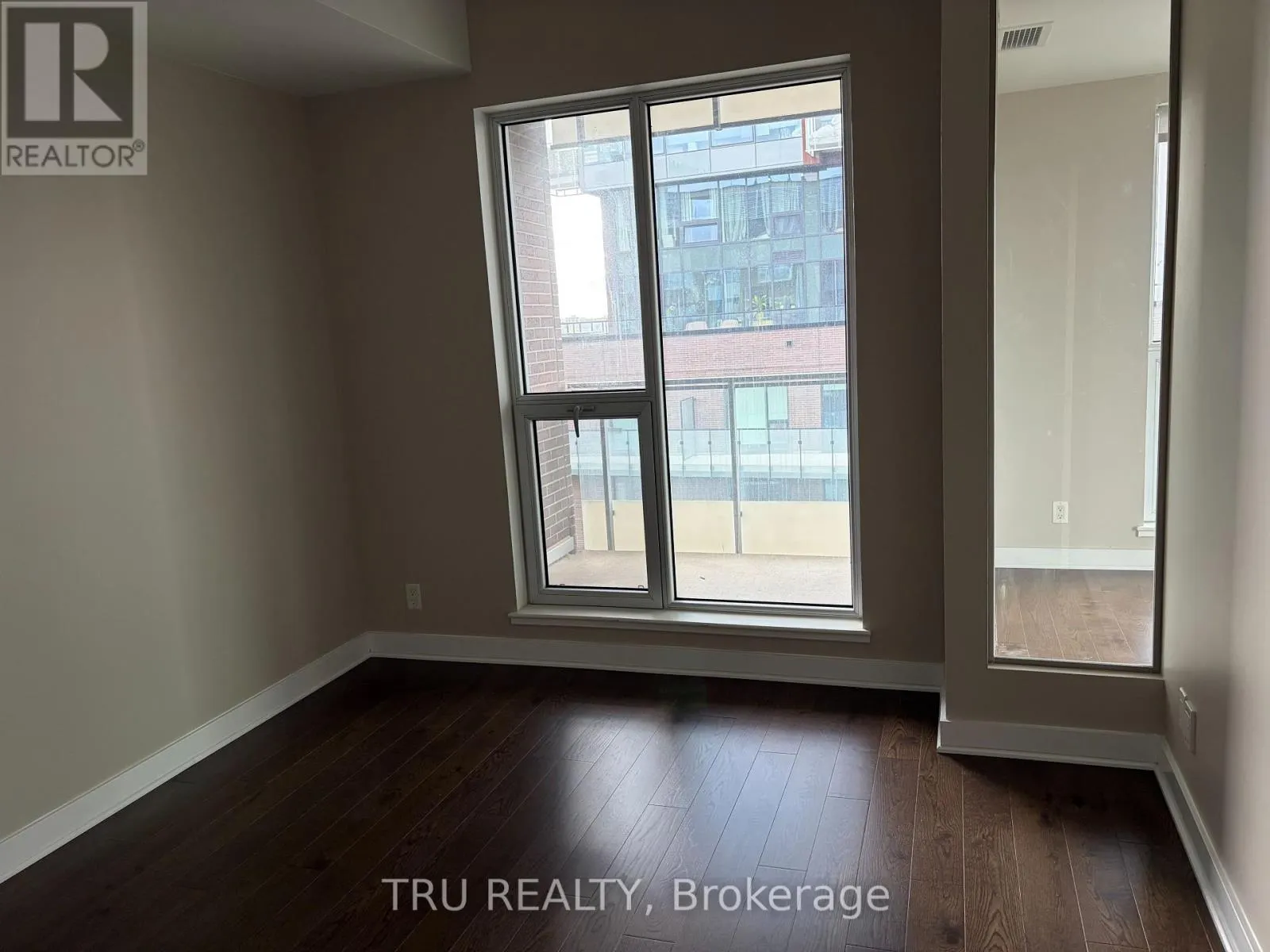 706 - 300C LETT STREET