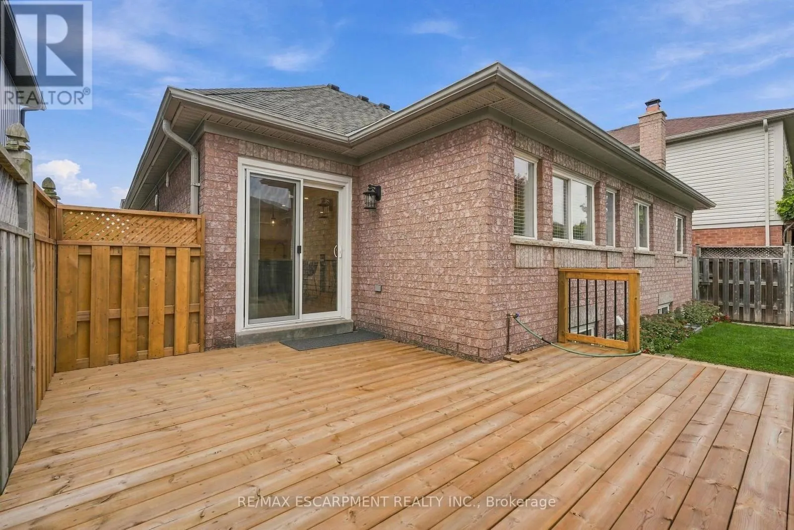 84 RILEY STREET