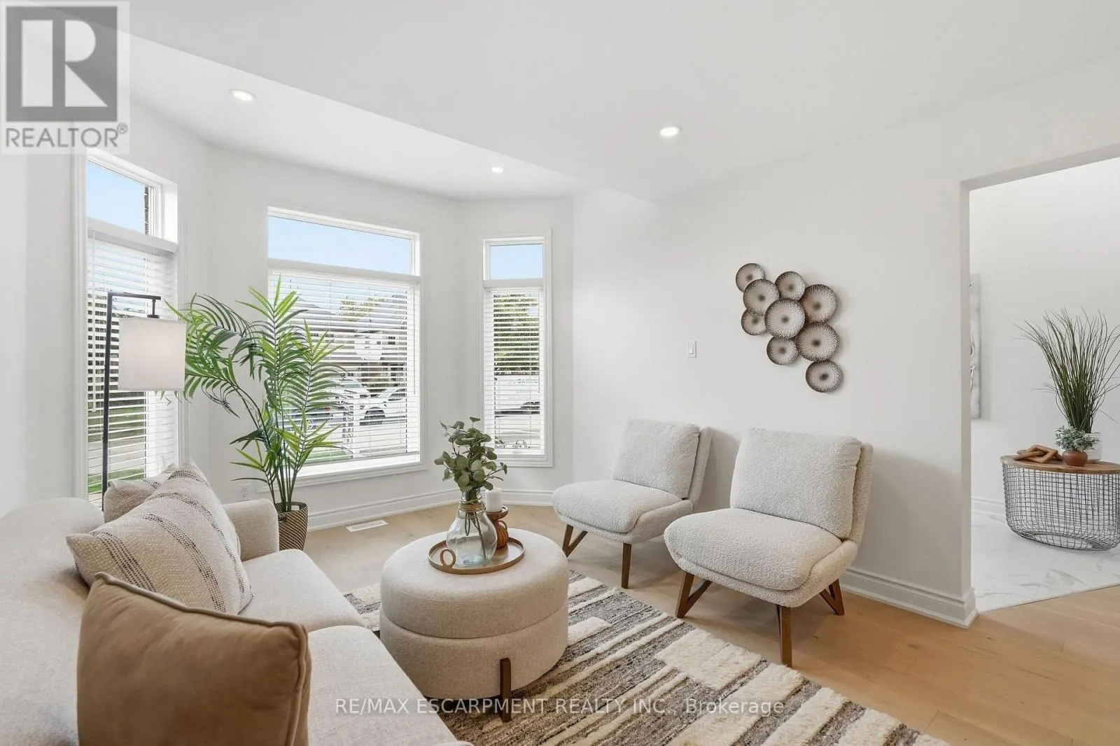 84 RILEY STREET