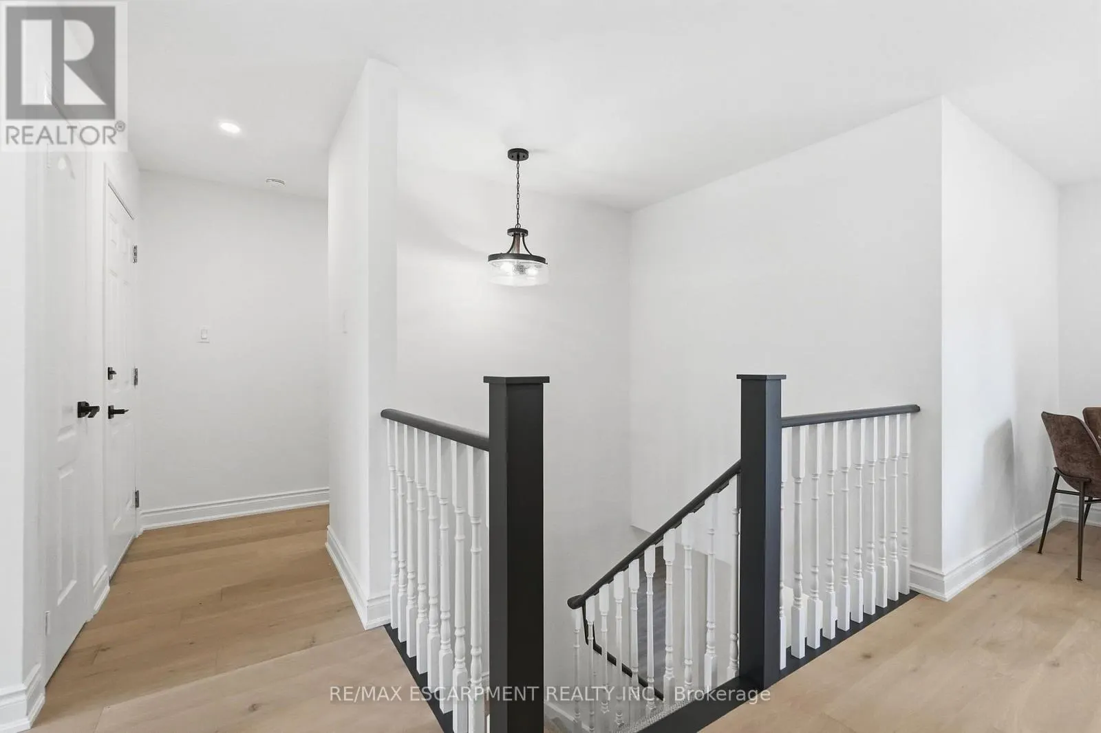 84 RILEY STREET