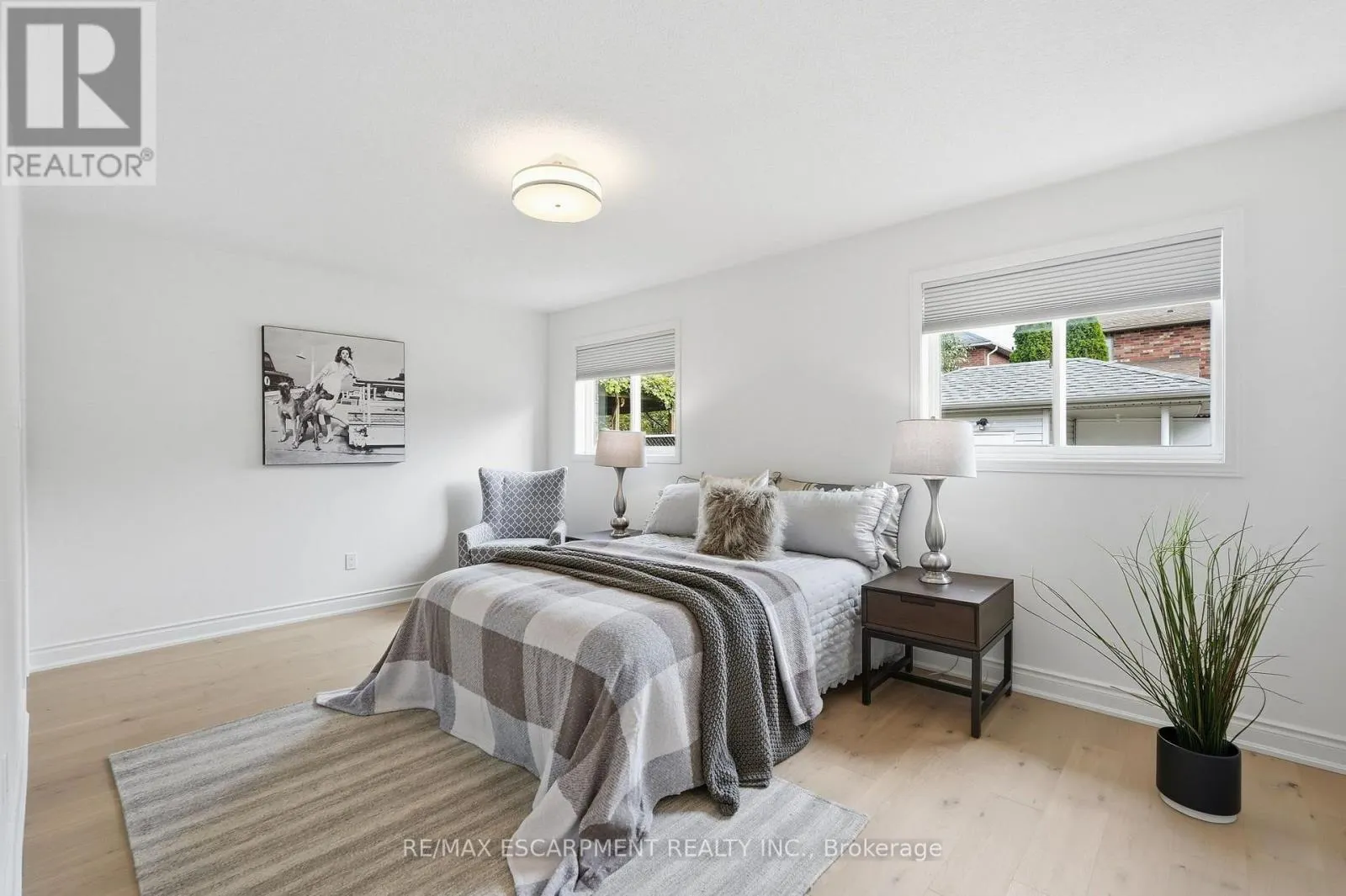 84 RILEY STREET