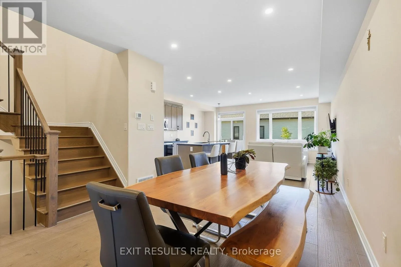 783 NAMUR STREET W