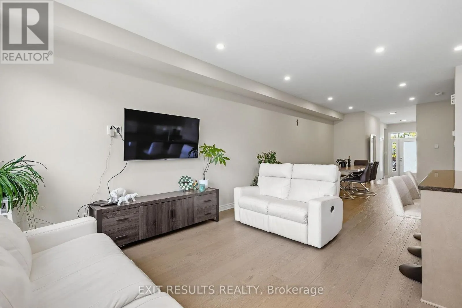 783 NAMUR STREET W