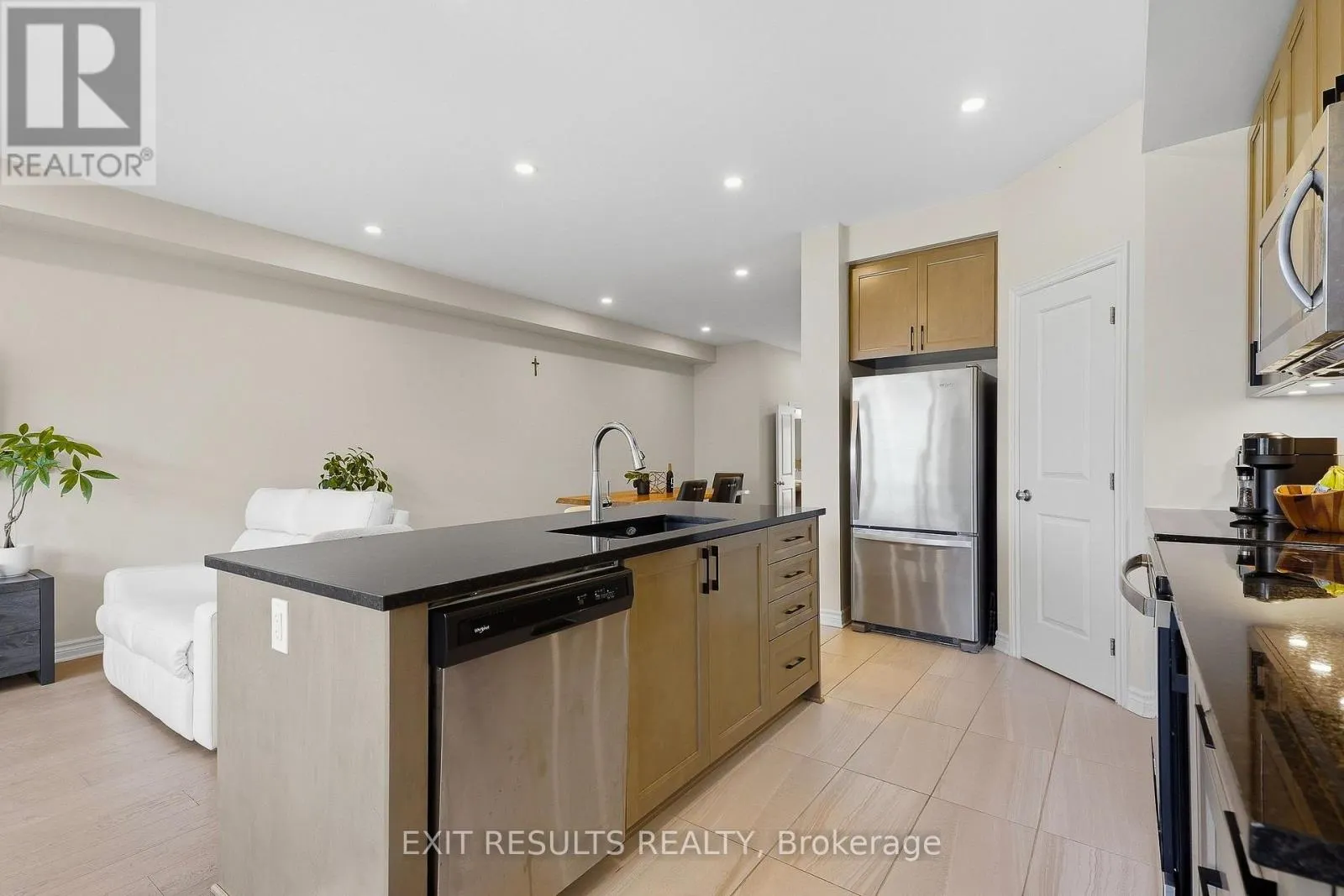 783 NAMUR STREET W