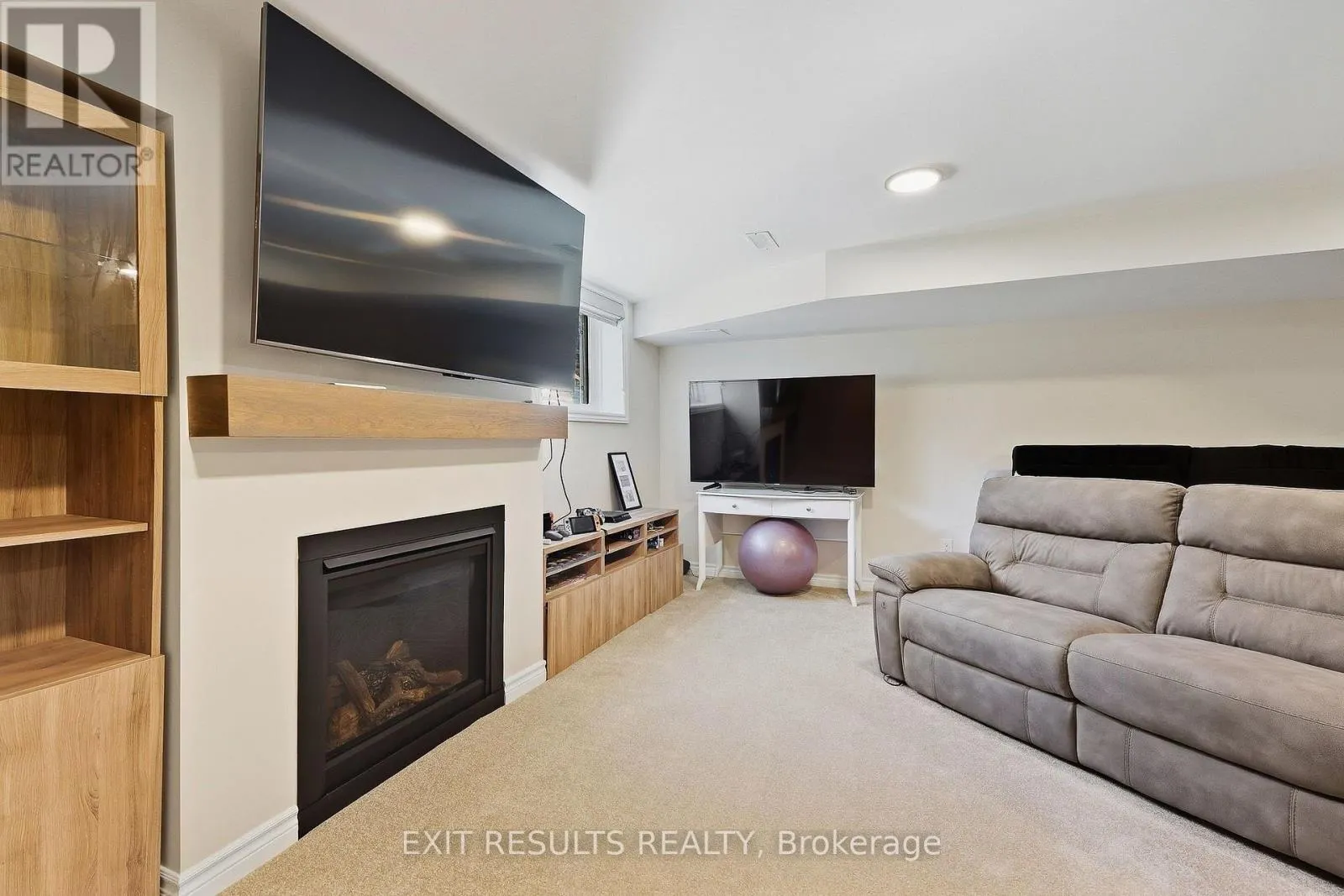 783 NAMUR STREET W