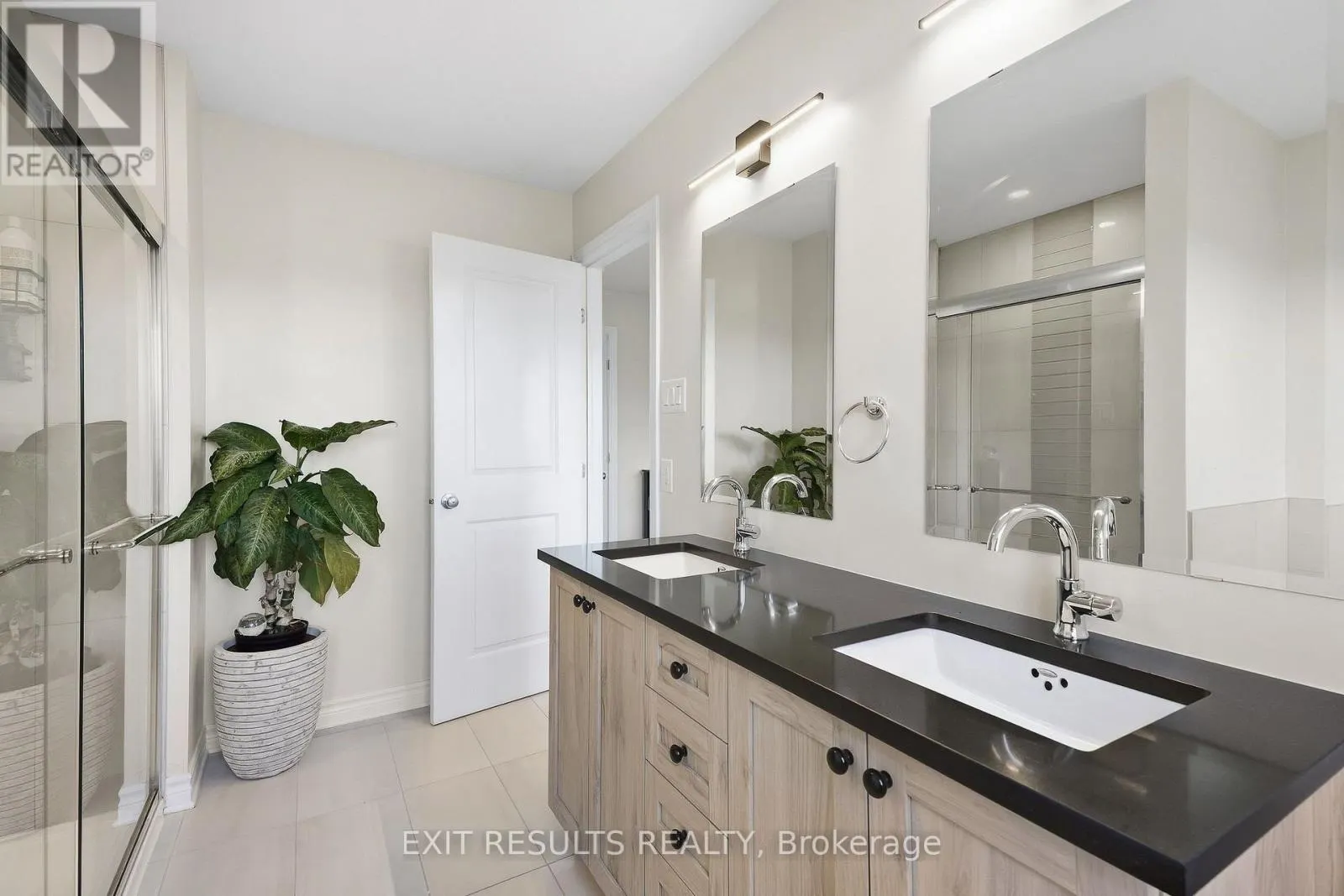 783 NAMUR STREET W