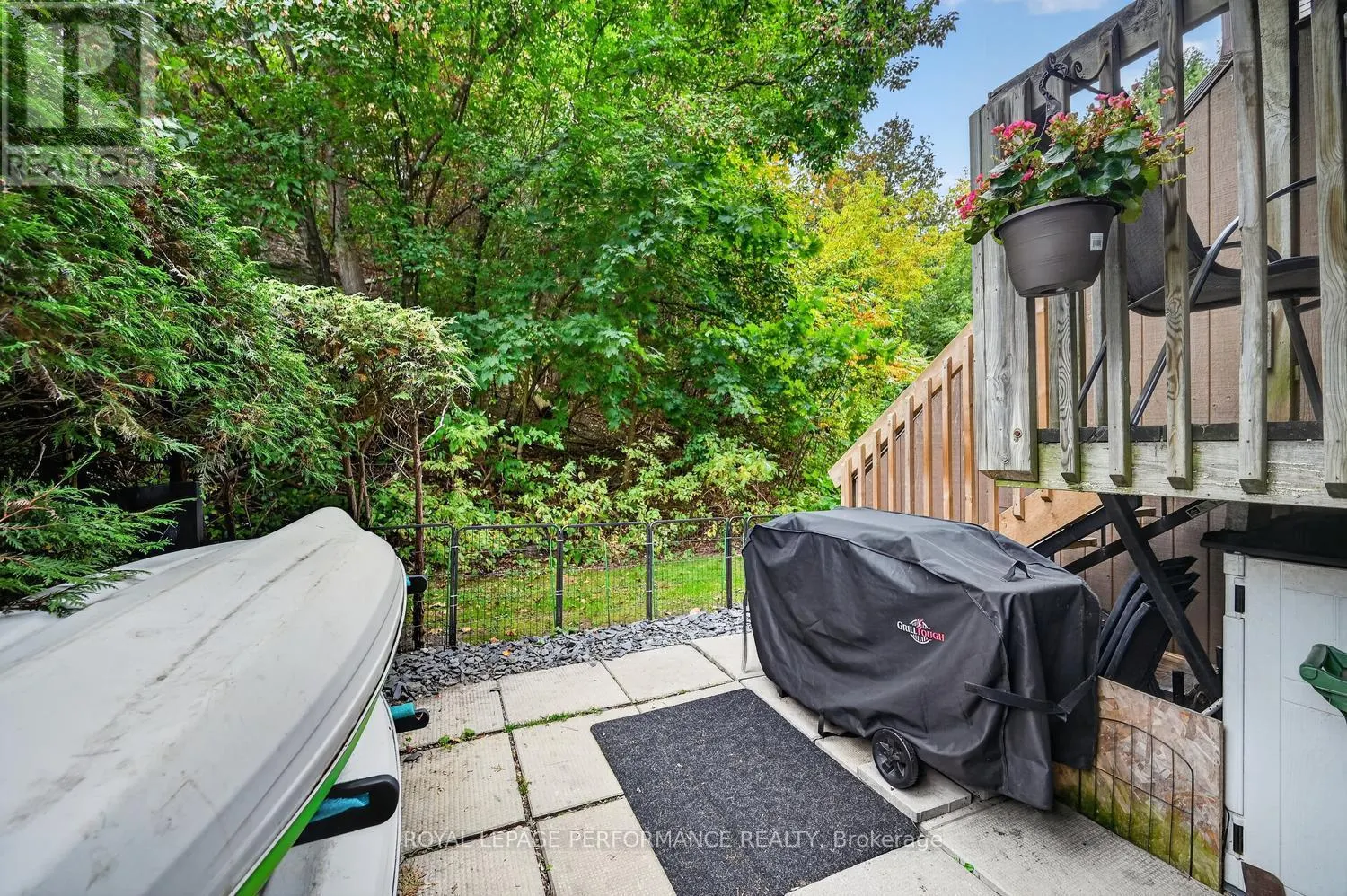 A - 6812 JEANNE D'ARC BOULEVARD N