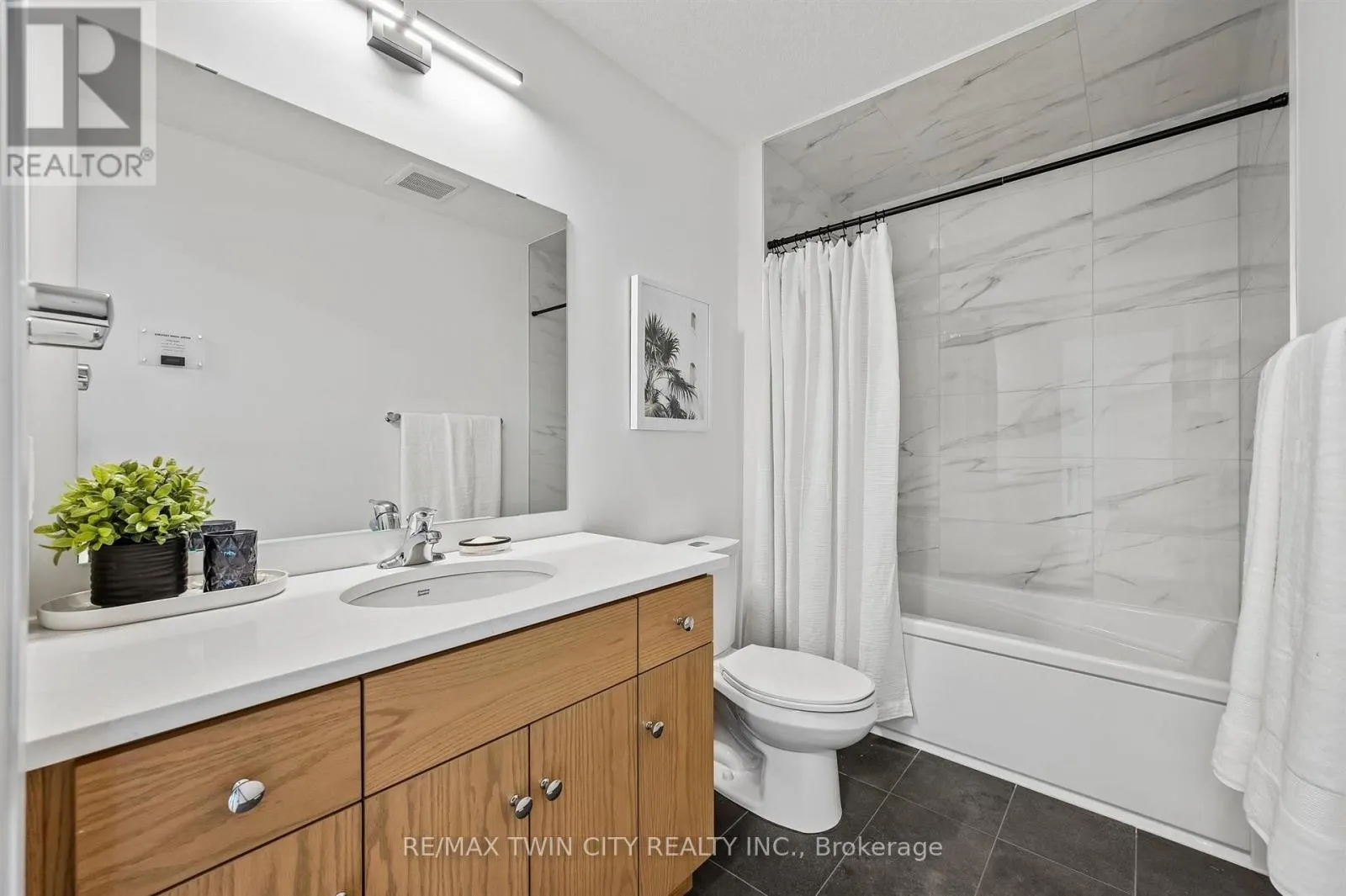 1681 DUNKIRK AVENUE