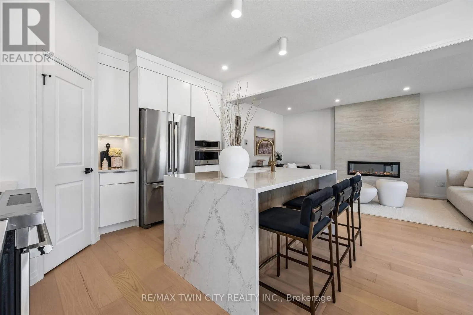 1681 DUNKIRK AVENUE