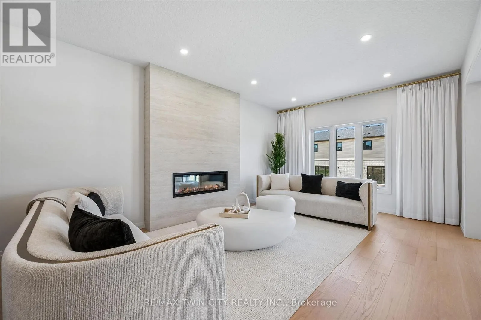 1681 DUNKIRK AVENUE