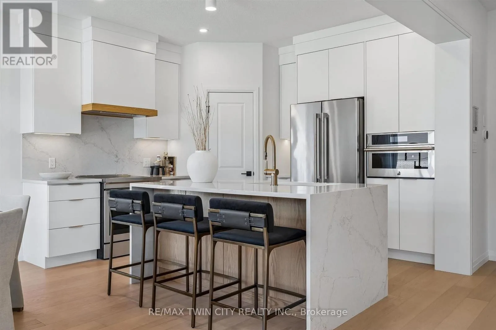 1681 DUNKIRK AVENUE