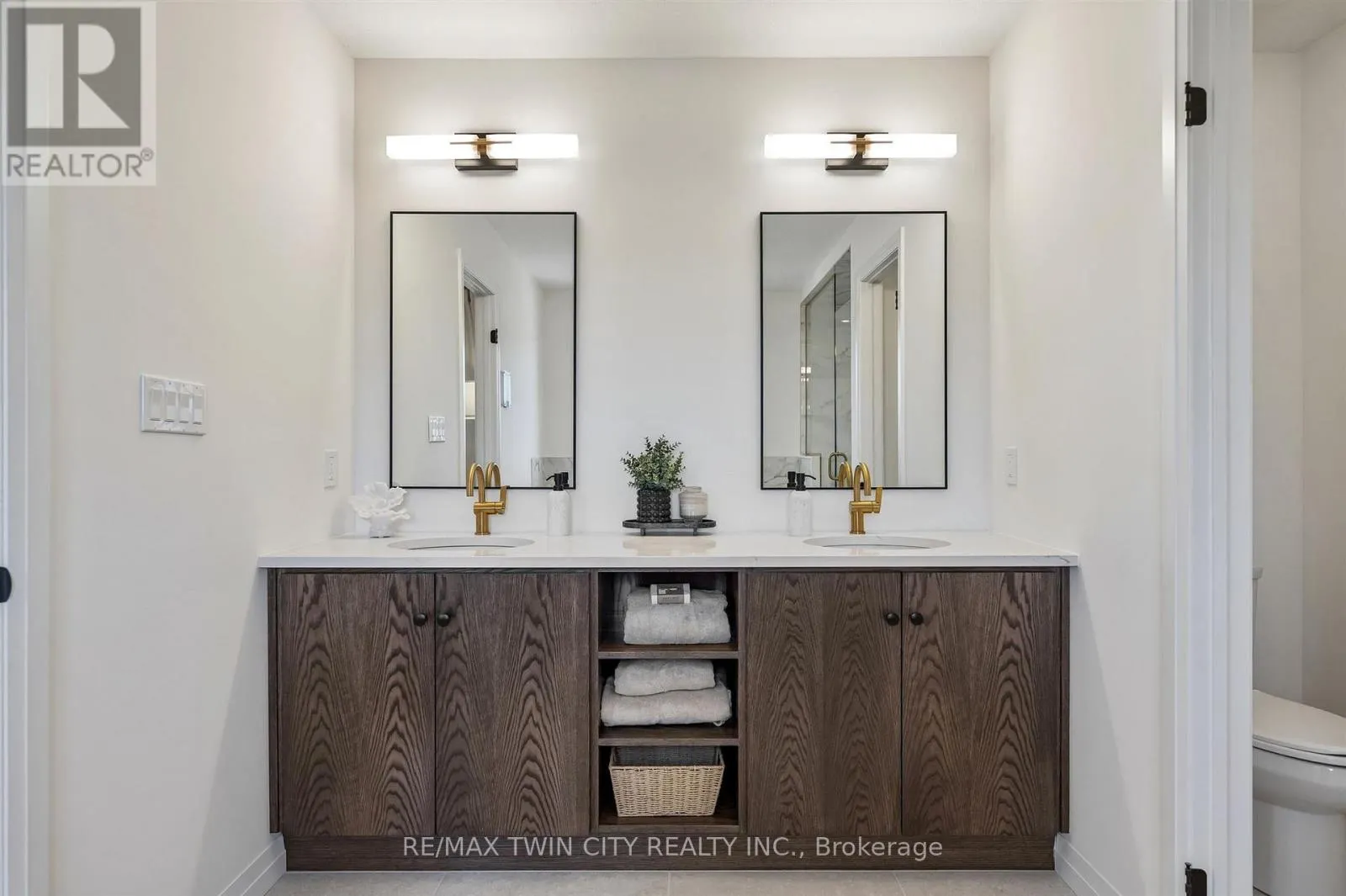 1681 DUNKIRK AVENUE