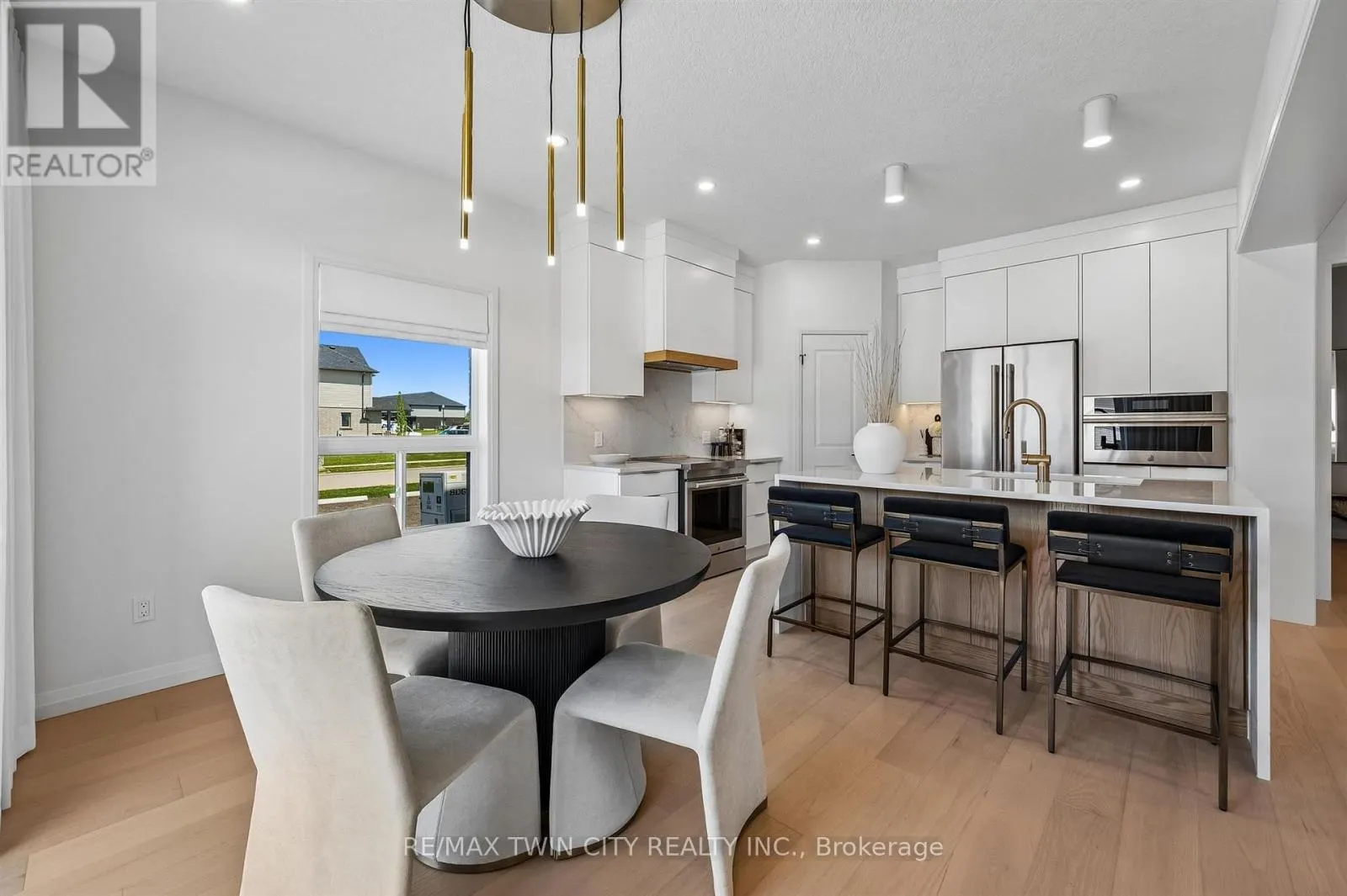 1681 DUNKIRK AVENUE