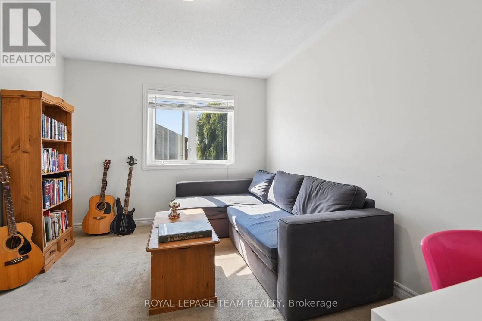 1076 NORTHGRAVES CRESCENT