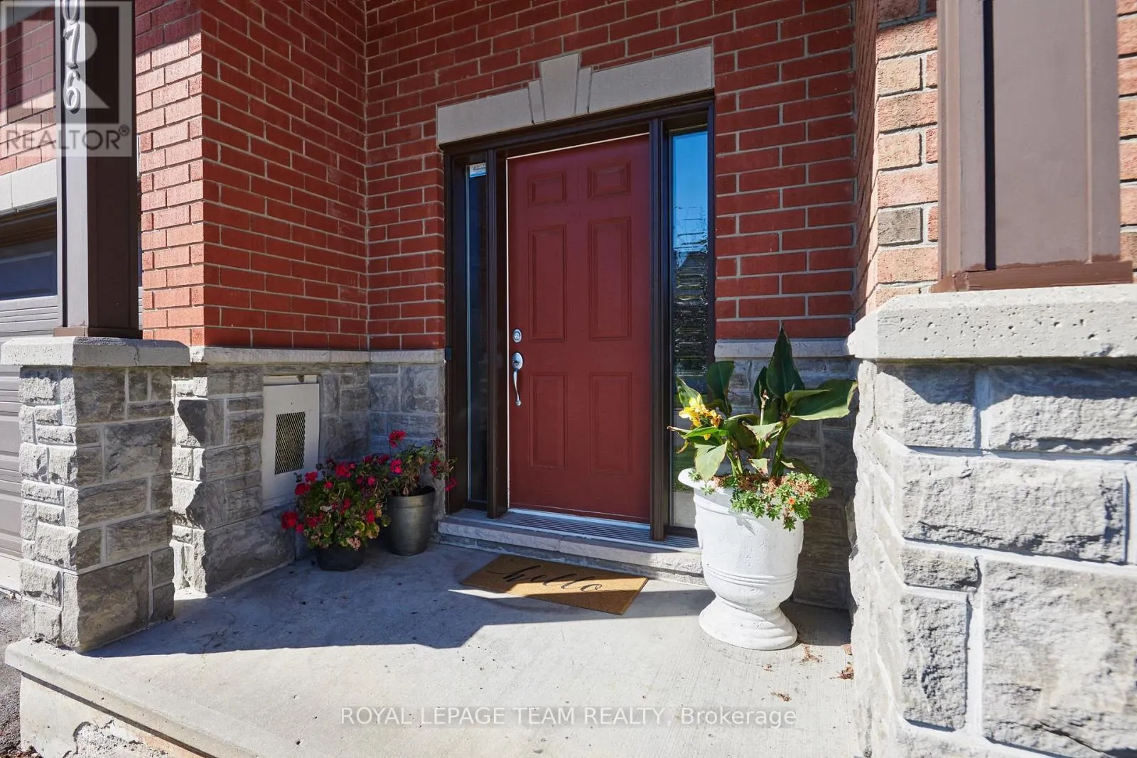 1076 NORTHGRAVES CRESCENT