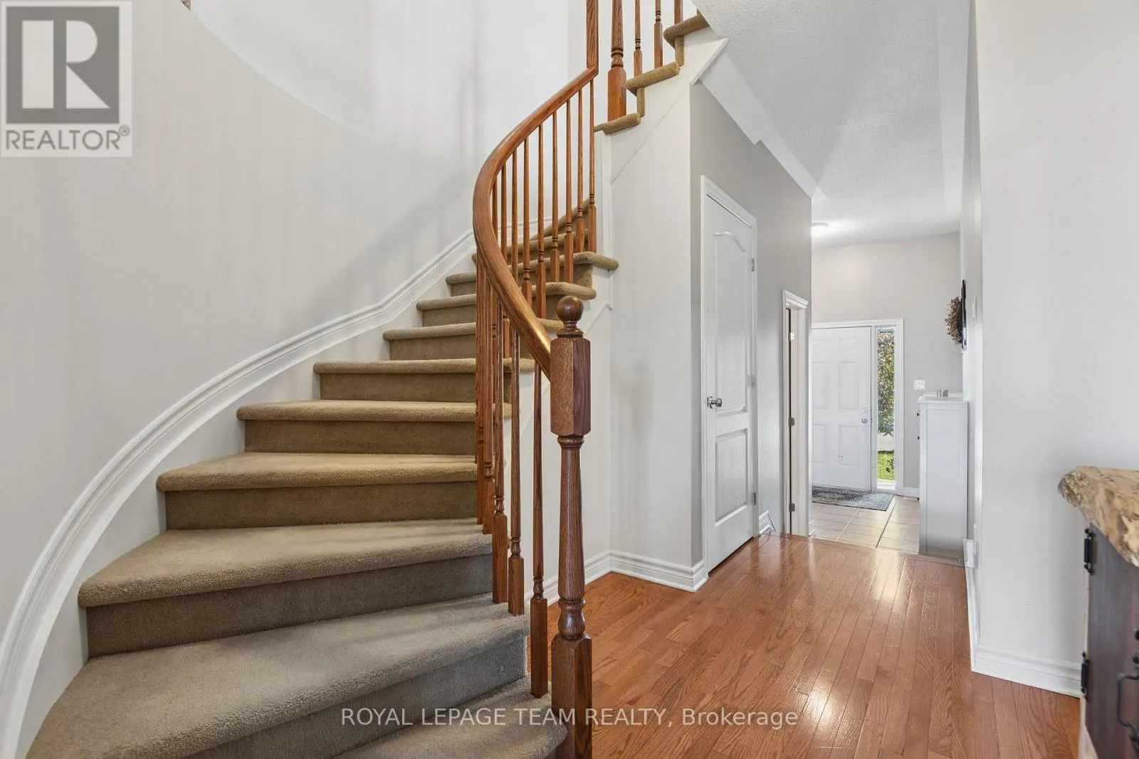 1076 NORTHGRAVES CRESCENT